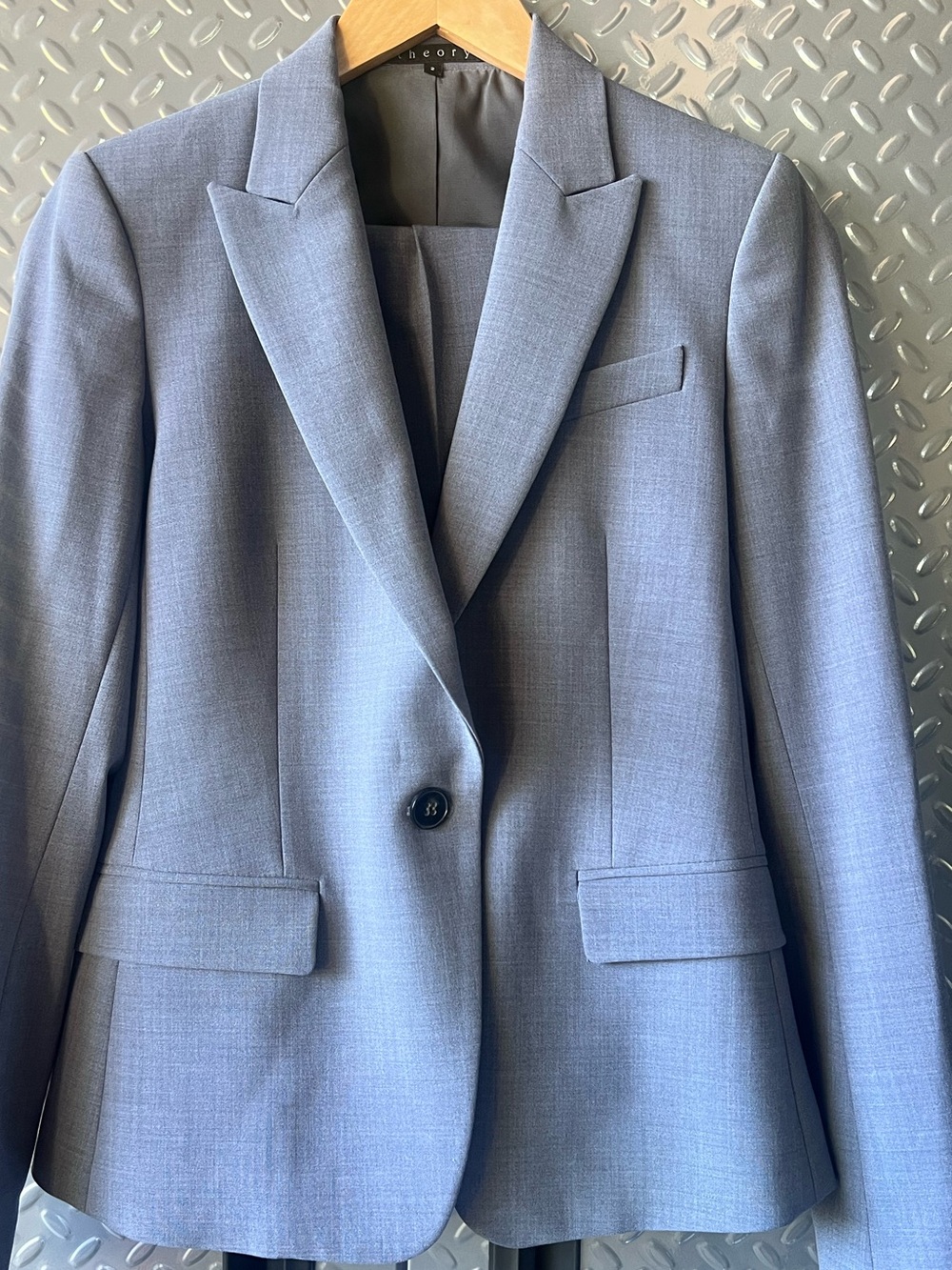Theory Light Blue Gray Wool Blend Pantsuit Blazer & Trousers Size 2